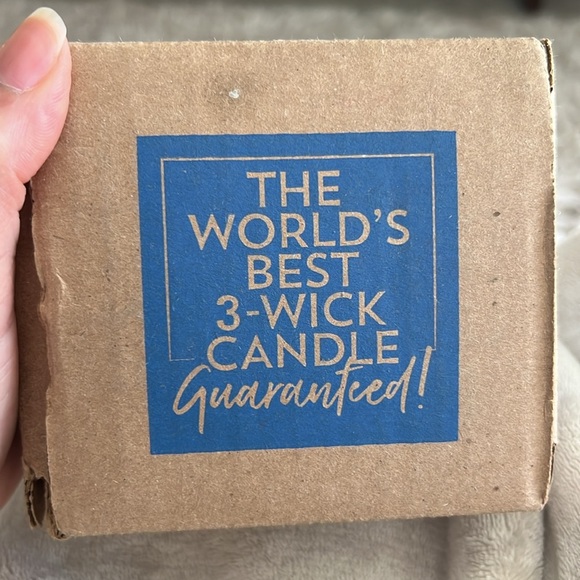 Bath & Body Works Sugared Snickerdoodle 3-Wick Candle - Picture 4 of 4